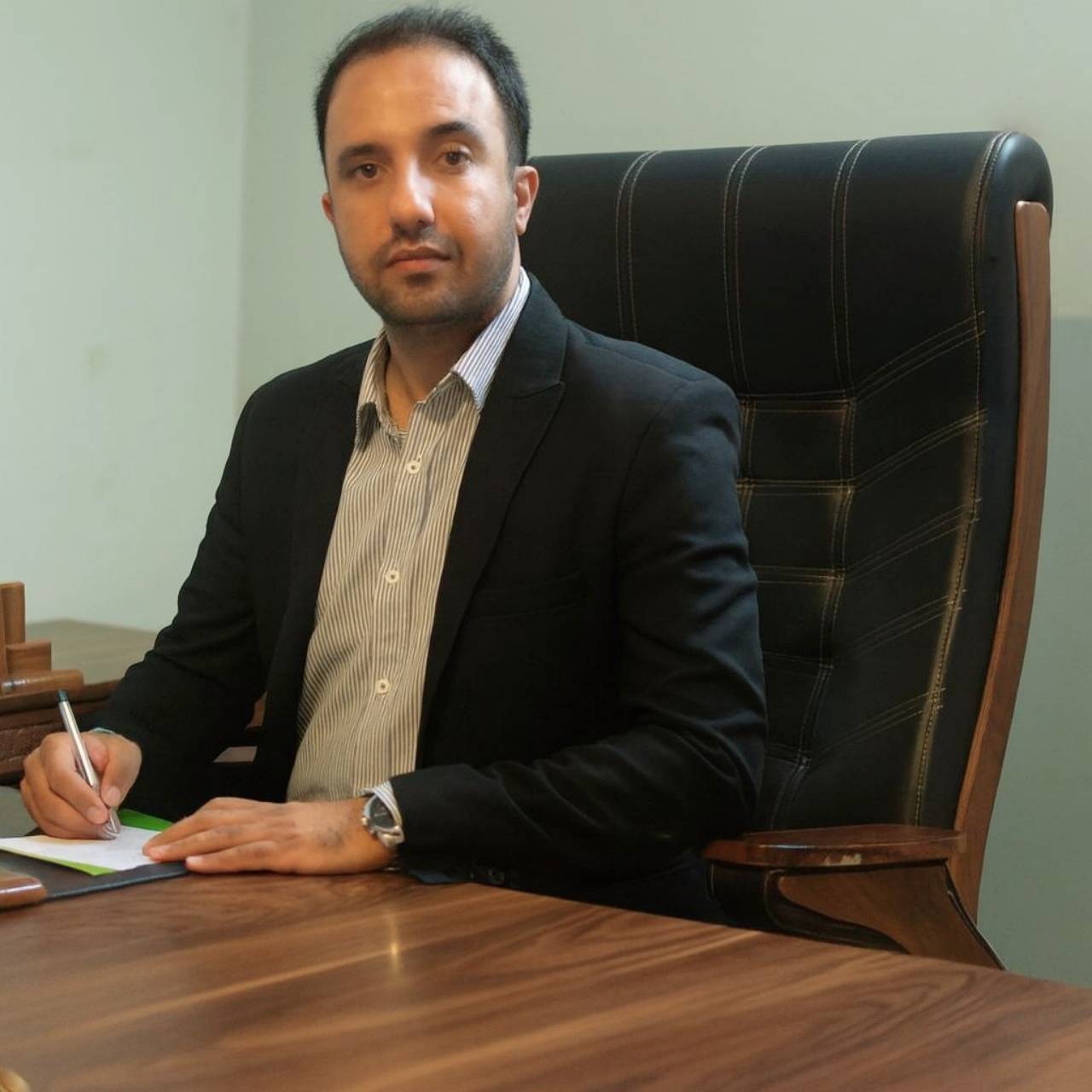 دکتر فرشید خواهان نژاد